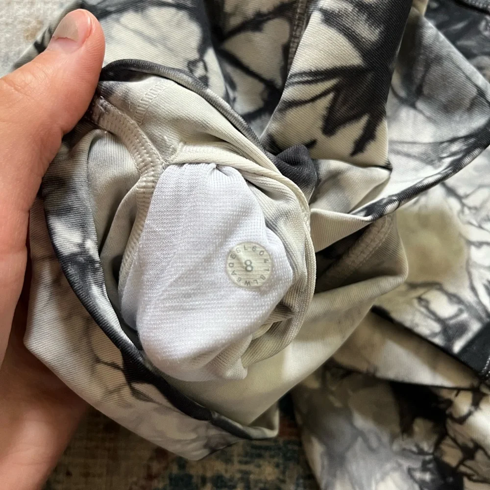 Lululemon wunder under under high rise crop 21” full on luxtreme dual shibori - Picture 8 of 9